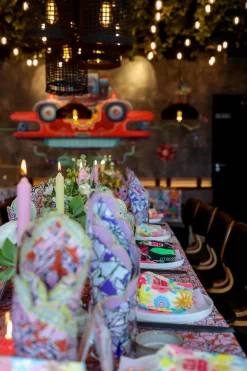 Celia B Daisies Table Cloth Best